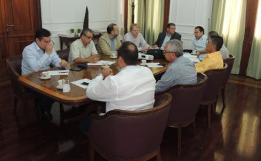Reunión entre el gobernador, el secretario de Vivienda y Medio Ambiente del departamento y la Alianza Biocuenca del páramo de Santurbán. Cortesía