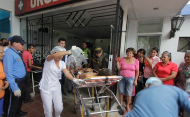 Tras ser atacado a bala en la sala de su casa, el menor de edad fue trasladado de inmediato al hospital de Villa del Rosario. Cristian Herrera