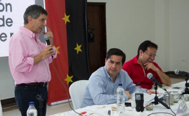 El ministro del Interior, Juan Fernando Cristo, estuvo ayer en Cúcuta, acompañado del ministro del Posconflicto, Rafael Pardo, para analizar el panorama y los desafíos de Norte de Santander si se logra la firma de un acuerdo de paz con las Farc. En la mesa también estuvo el gobernador William Villamizar. Alfredo Estévez