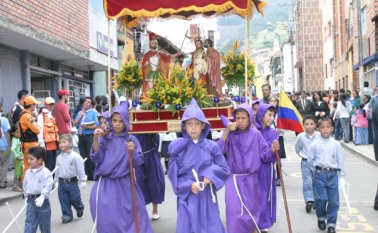 En Semana Santa son típicas las peregrinaciones en el municipio de Pamplona. Archivo