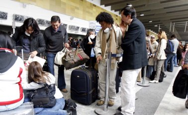 Pasajeros del aeropuerto ElDorado. Archivo