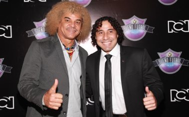 Carlos ‘El Pibe’ Valderrama junto a Jorge Bolaño. Cortesía