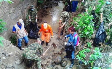 Unos tres kilómetros de la quebrada La Bartola, en El Zulia, fueron liberados de la basura y los inservibles que la contaminaban. Cortesía