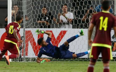 Perú reaccionó y salvó la igualdad con los goles de Paolo Guerrero a los 61 y el de Ruidíaz en los descuentos. AFP