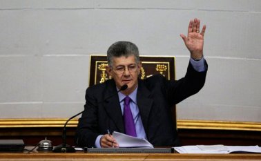 Henry Ramos Allup, presidente de la Asamblea Nacional, declaró aprobado el proyecto tras su segunda discusión. Archivo