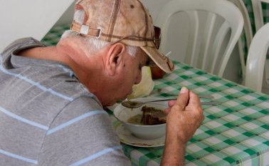Según la FAO, 36 millones de personas en la región podrían cubrir sus necesidades sólo con los alimentos perdidos en los puntos de venta directa a consumidores. Archivo