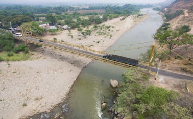 Desde el lunes estará restringido el paso por el puente Mariano Ospina Pérez, que conecta a Cúcuta con El Zulia, para vehículos de más de 20 toneladas, que deberán viajar a la costa por la vía Cúcuta-Bucaramanga-Aguachica. Juan Pablo Bayona