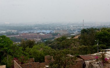 Esta es la vista hacia la cárcel que tienen los invasores de El Tunal. Luis Alfredo Estévez