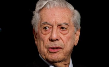 Vargas Llosa y su expareja aparecen como accionistas de Talome Services Corp. Archivo