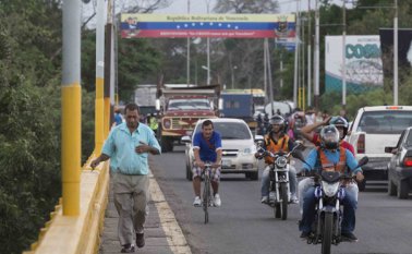 Una de las tareas inmediatas es el de adelantar el censo del parque automotor con placas venezolanas. Juan Pablo Cohen