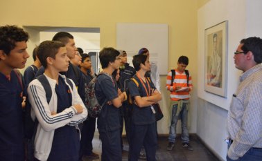 Estudiantes del colegio Salesiano visitaron el Museo de Arte Moderno Ramírez Villamizar, donde conocieron parte de la historia de Pamplona, con la cual nutrirán su proyecto de grado. Roberto Ospino