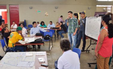 Desde el año pasado los líderes comunales fueron capacitados por el Ministerio del interior a través del programa Formación a Formadores. Los mayores de 14 años se pueden inscribir en sus barrios para elegir y ser elegidos. Archivo