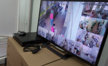 Parte de los equipos de la red de voz, datos y video vigilancia que contrató Hacienda para la oficina de Impuestos de la alcaldía ya están en funcionamiento. Juan Pablo Cohen