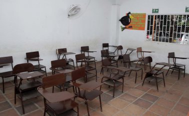 Hasta ayer se mantenía así el aula de clases de los 25 niños de tercero de primaria del Colegio Camilo Torres, sede Bellavista. Mario Caicedo