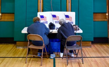 La jornada empezó temprano en Connecticut, donde las mesas de votación se abrieron a las 6:00 am. AFP