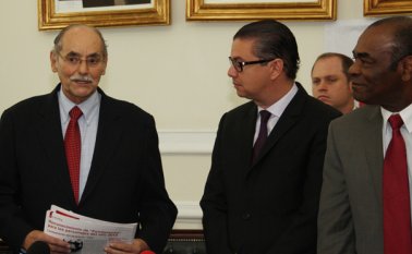 Los relevos en siete de los 16 ministerios, anunciados el lunes por el presidente Juan Manuel Santos, generaron un fuerte disgusto en el Partido Liberal. Archivo