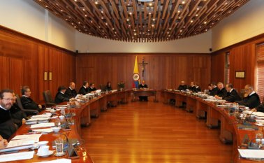 La Corte Constitucional le dio vida a un esperpento jurídico y ahora el país observa aterrado como aquellos que saquearon sus recursos podrían quedar en libertad sin haber pagado el castigo correspondiente. Colprensa