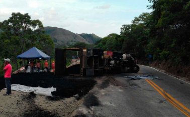 100 obreros que trabajan en la Ruta del Sol fueron testigos del trágico accidente. Cortesía