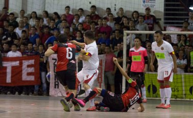 Cúcuta Niza intentará esta noche ante Deportivo Saeta revertir el marcador y así avanzar a la semifinal de la Liga Argos fútsal. Juan Pablo Cohen