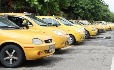 Una presunta feria de cupos para estos vehículos se habría gestado en las administraciones inmediatamente anteriores. Según el Área Metropolitana, solo se salvó Cúcuta. Archivo