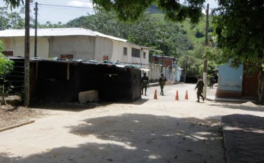 En el Catatumbo los polícías rara vez abandonan la estación por miedo a ser atacados por un francotirador de la guerrilla. Archivo