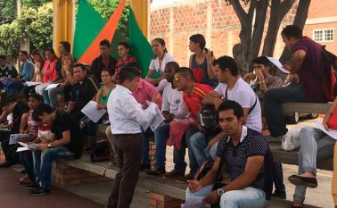 ‘Yo me inscribo al Sena’ fue lanzado el sábado con un acercamiento de los funcionarios e instructores con la comunidad, en la cancha de la sede principal del ente en Pescadero, Cúcuta. Cortesía