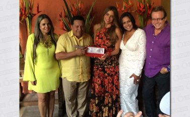 Vergara recibió las llaves de la localidad caribeña de manos del alcalde Manuel Vicente Duque. Instagram