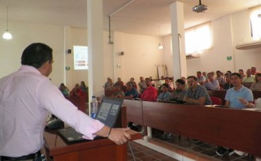 En la jornada académica participaron concejales, presidentes de juntas de acción comunal y docentes de universidades. Javier Saravia