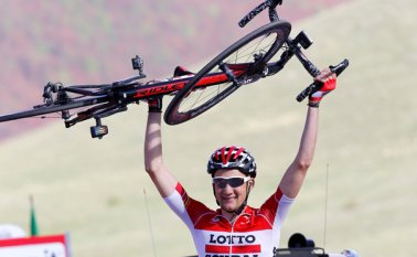 Tim Wellens ganó en solitario la 6ª etapa del Giro. AFP