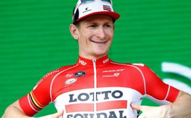 Greipel se apoderó de la delantera en un sprint en la recta final. Twitter