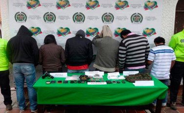 Dentro de las casas de los detenidos hallaron 151 dosis de marihuana y más de 2.000 de cocaína listas para su venta. Policía Nacional