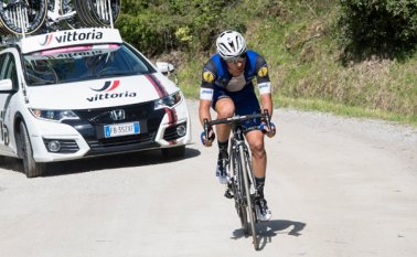 El italiano Gianluca Brambilla (Etixx) afrontará la larga contrarreloj este domingo con 23 segundos de margen sobre el ruso Ilnur Zakarin. AP