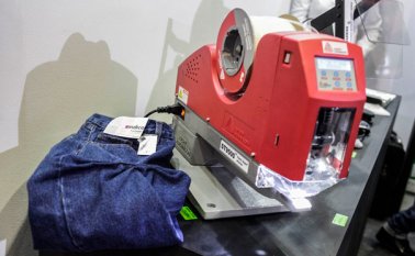 El Banco Mundial reveló que 9,2% de la empresas colombianas que enfrentaron sobornos pertenecen al sector textil, seguidas de la industria alimentaria con 7,1%. Archivo