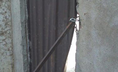 Teatro Atalaya en mal estado. La Opinión