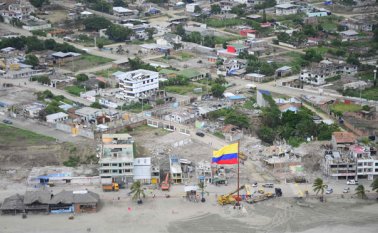 Así se ve Pedernales un mes después del terremoto de 7,8 de magnitud. AFP