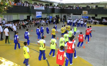 Las escuelas primarias no venderán gaseosas. Archivo