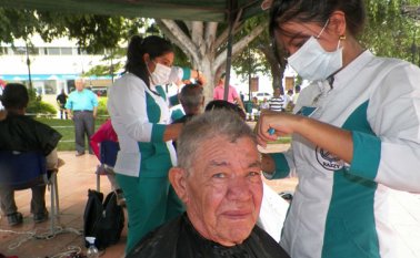 Estudiantes de la UFPS en alianza con la oficina de discapacidad de la Alcaldía de Ocaña lideran una campaña para conseguir alimentos e insumos para el hogar de ancianos Nuestra Señora de Torcoroma. Javier Sarabia