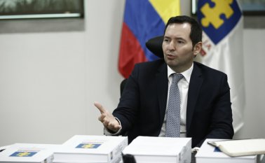 El fiscal General encargado, Jorge Fernando Perdomo, se mostró sorprendido con la posición que asumió esta semana la Procuraduría frente a los funcionarios que promuevan el proceso de paz. Archivo