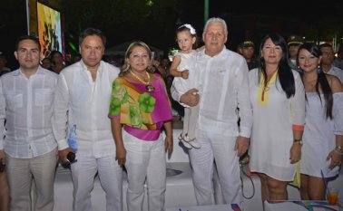 César Ricardo Rojas, secretario de Cultura departamental; William Villamizar Laguado, gobernador de Norte de Santander; Cecilia Soler de Villamizar, gestora social; César Rojas Ayala, alcalde de Cúcuta; Salomé Cuéllar, Zuleima Cruz y Andrea Rojas. Edinsson Figueroa