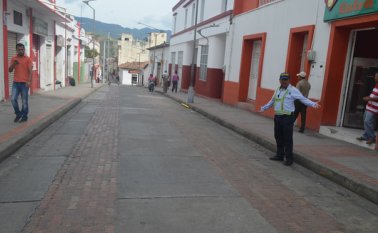 Así luce la calle 11 de Ocaña, luego del despeje que hicieron la Secretaría de Tránsito con el apoyo de unidades de la Policía. Javier Sarabia