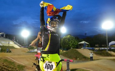 Mariana Pajón se coronó campeona mundial élite en BMX. AFP