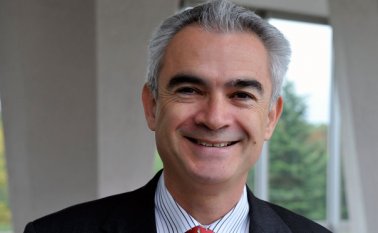 José Manuel Salazar-Xirinachs, dijo que el 32% en microempresas tienen un seguro de salud.  Internet