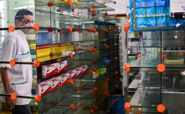 La Federación Farmacéutica de Venezuela calcula en 85% la carestía de medicinas. AFP