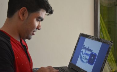 Jainer espera estudiar en Bucaramanga y, algún día, llegar a Bogotá a ejercer como presentador, como Jorge Alfredo Vargas y Yamit Amat. Cortesía