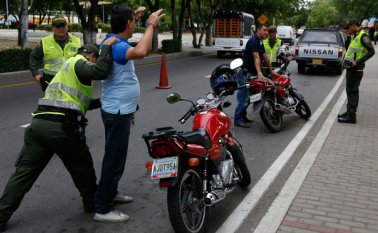 Los uniformados se apostaron en las avenidas Los Libertadores, Sevilla y Panamericana, autopista de Atalaya, inmediaciones de la terminal de transporte, la avenida cero, el barrio Latino y el centro de Cúcuta. Juan Pablo Cohen