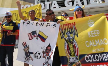 Algunos colombianos llegaron al Levi's Stadium para apoyar la selección. Colprensa