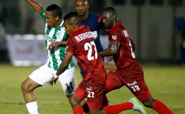 Atlético Nacional, actual campeón del fútbol colombiano, enfrentará este sábado al Cortuluá buscando clasificar a las semifinales. Colprensa