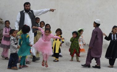 En Pakistán, los hombres musulmanes tienen derecho a casarse con hasta cuatro mujeres, pero para ello deben contar con la autorización de las esposas precedentes y de un consejo de arbitraje. Internet