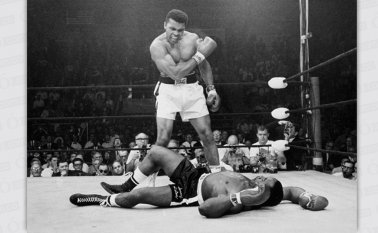 Uno de los combates más recordados fue el que sostuvo con Sonny Liston en 1965, al que noqueó. Archivo