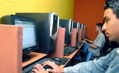 87,5% de las personas evaluadas visitaron algún sitio de comercio electrónico en los primeros tres meses del año. Colprensa